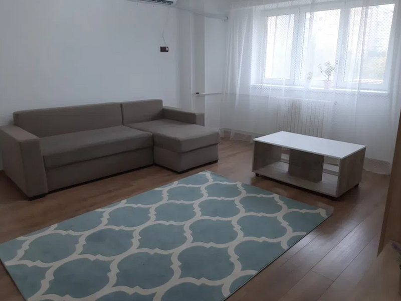 Rahova, str. Motoc, renovat, ac, disponibil de sambata