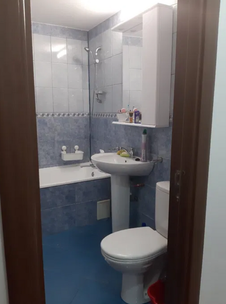 Rahova, str. Motoc, renovat, ac, disponibil de sambata