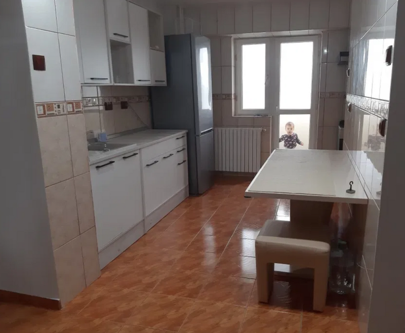 Rahova, str. Motoc, renovat, ac, disponibil de sambata